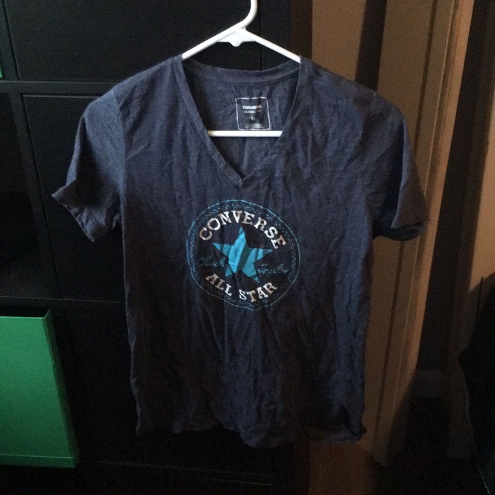 Converse V-neck medium